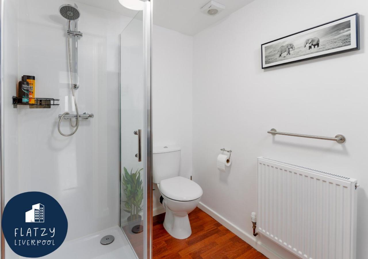 Flatzy - 6 Bed Oasis Close To Football Stadiums Liverpool Eksteriør billede