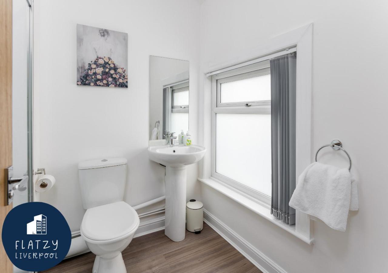 Flatzy - 6 Bed Oasis Close To Football Stadiums Liverpool Eksteriør billede