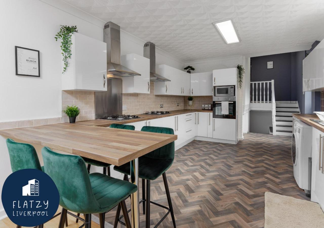 Flatzy - 6 Bed Oasis Close To Football Stadiums Liverpool Eksteriør billede
