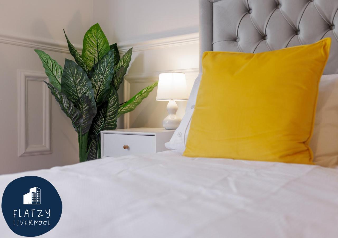 Flatzy - 6 Bed Oasis Close To Football Stadiums Liverpool Eksteriør billede