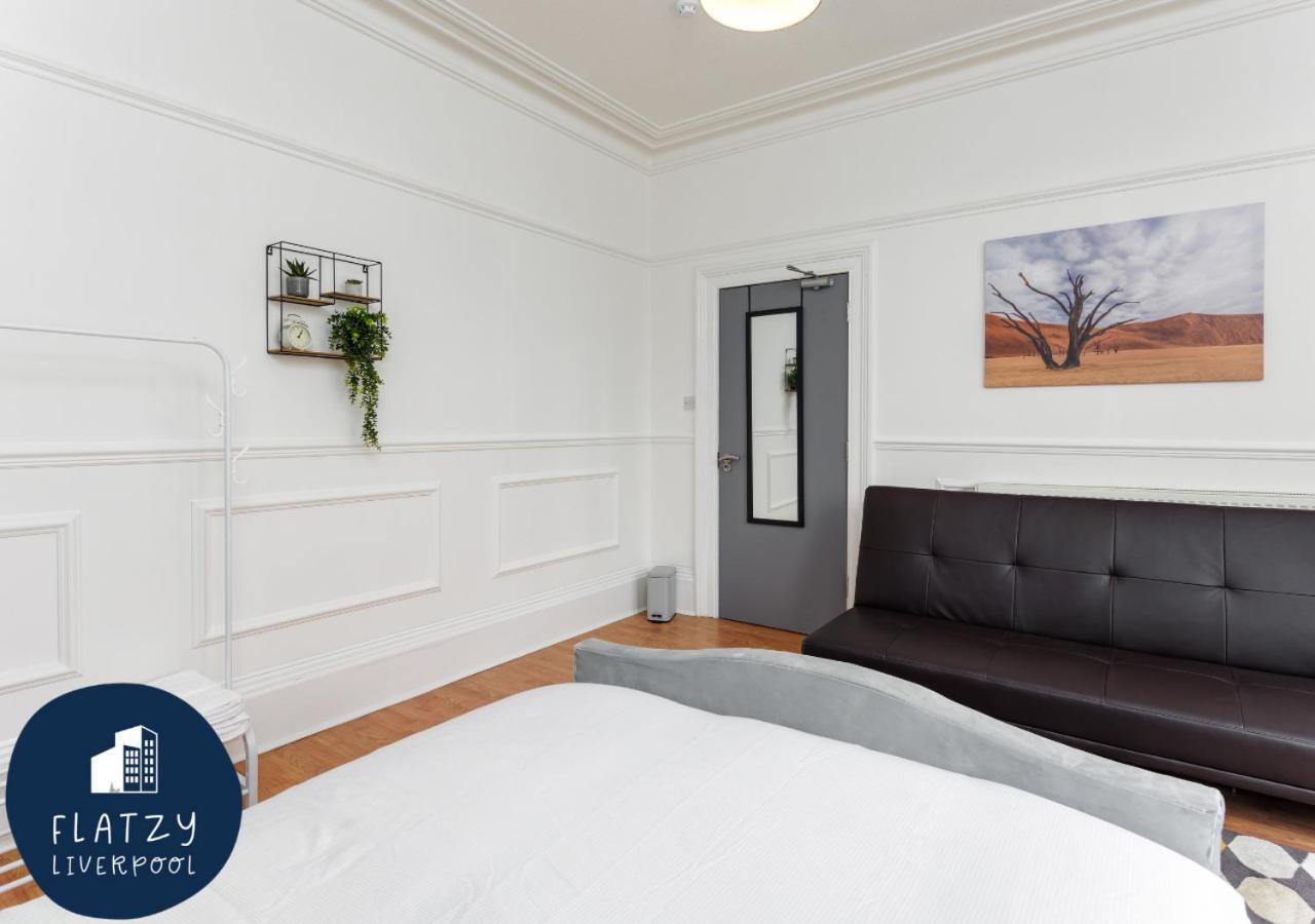 Flatzy - 6 Bed Oasis Close To Football Stadiums Liverpool Eksteriør billede