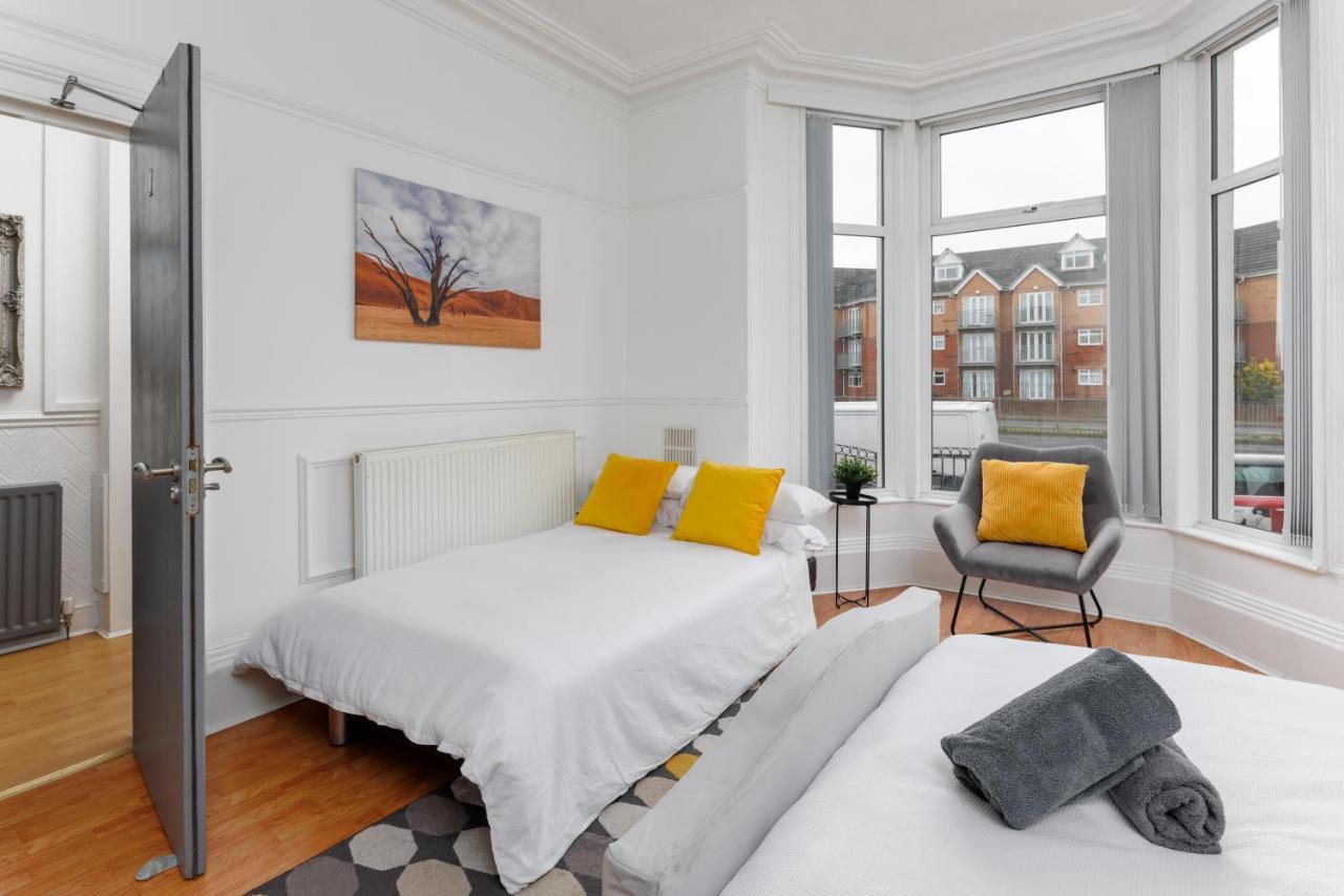 Flatzy - 6 Bed Oasis Close To Football Stadiums Liverpool Eksteriør billede